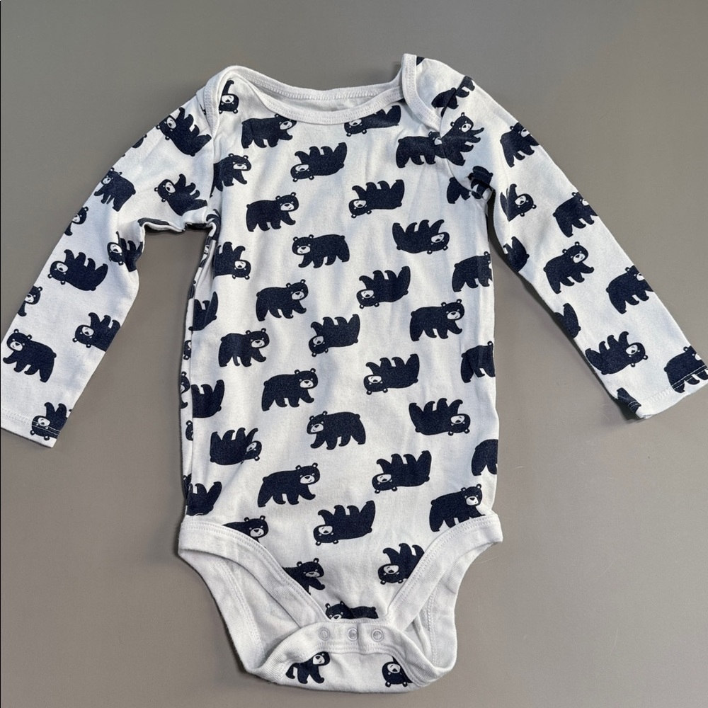 ๐3/$15 Plaid Button Up Shirt and Bear Print Onesie Set - Picture 5 of 8